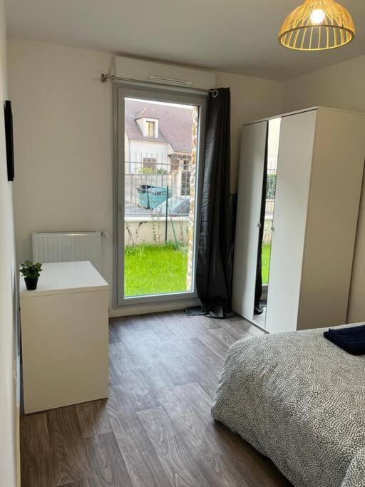 Appartement F2 De Haut Standing En Hypercentre Avec Jardin Prive A 270 M De La Gare De Mantes ! Zewnętrze zdjęcie
