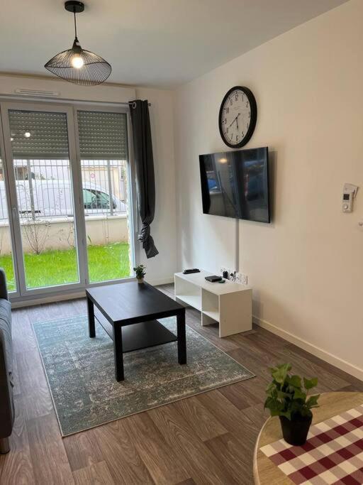 Appartement F2 De Haut Standing En Hypercentre Avec Jardin Prive A 270 M De La Gare De Mantes ! Zewnętrze zdjęcie